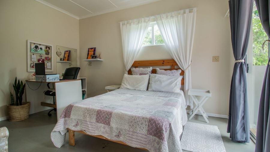 3 Bedroom Property for Sale in Sunrise On Sea Eastern Cape